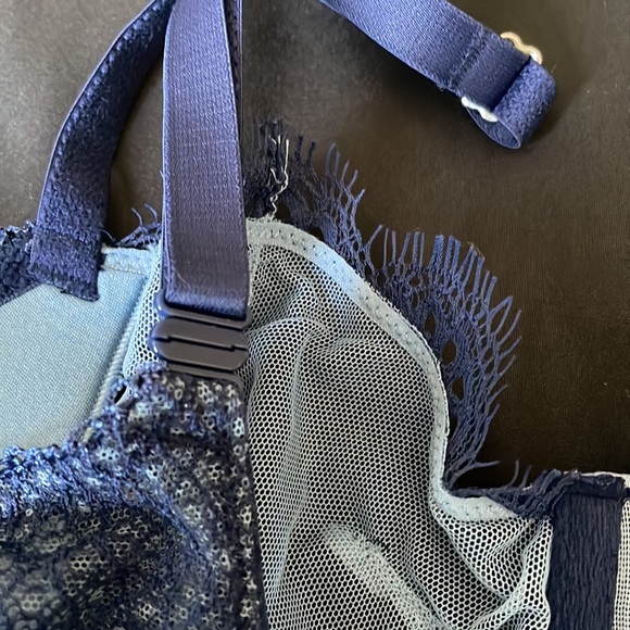 Victoria’s Secret blue on blue underwire no padding Sz 32 B - Picture 6 of 6